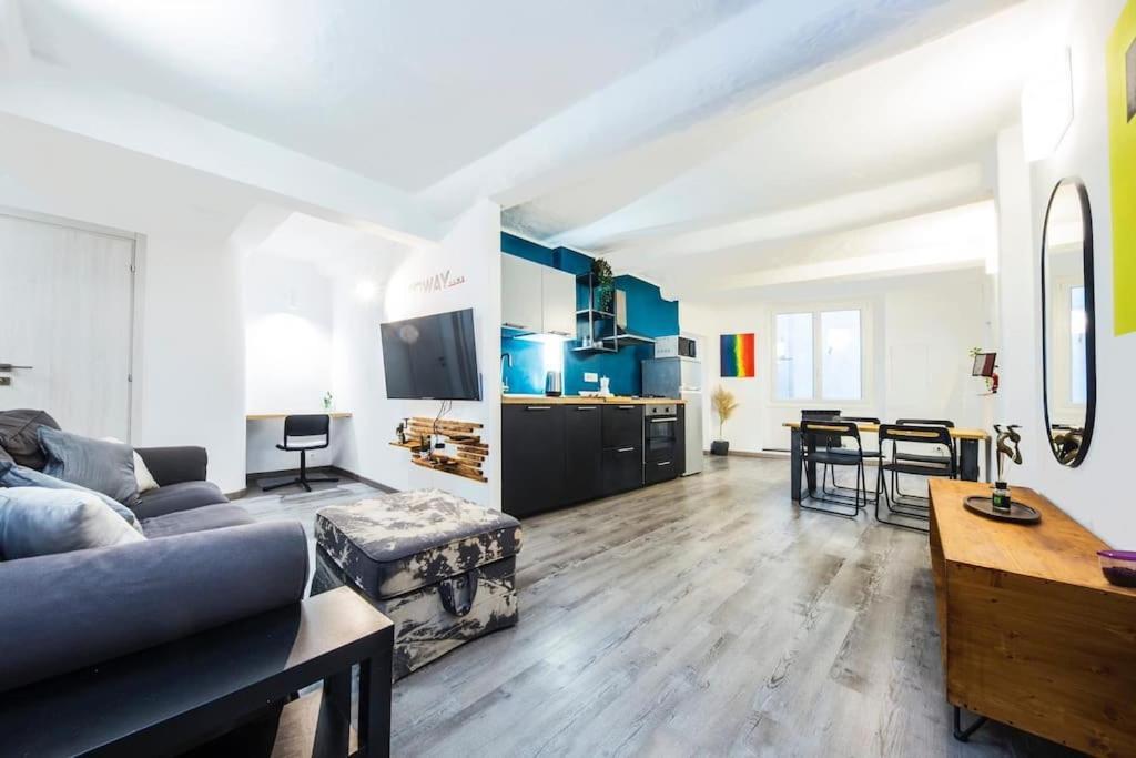 Midway Home, Nel Centro Storico Di