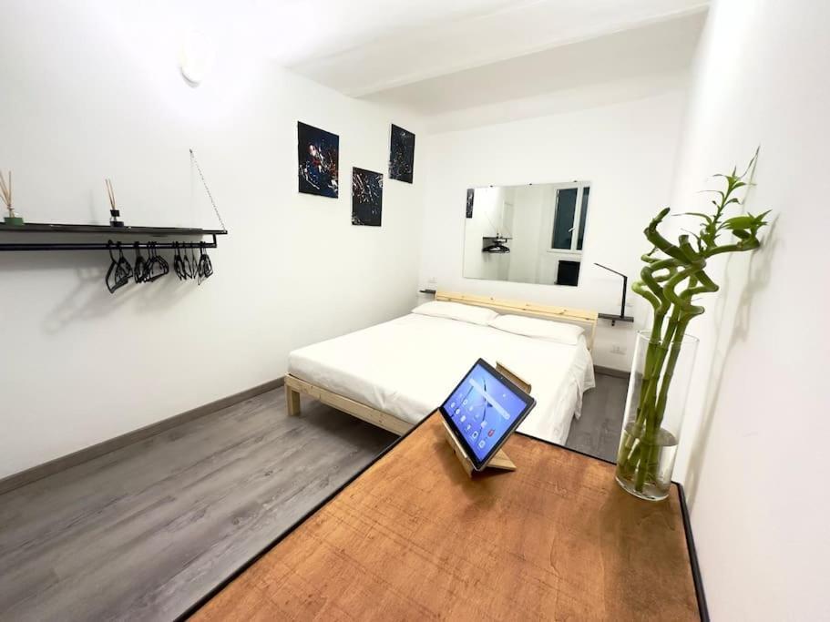 Midway Home, Nel Centro Storico Di Apartment Genoa